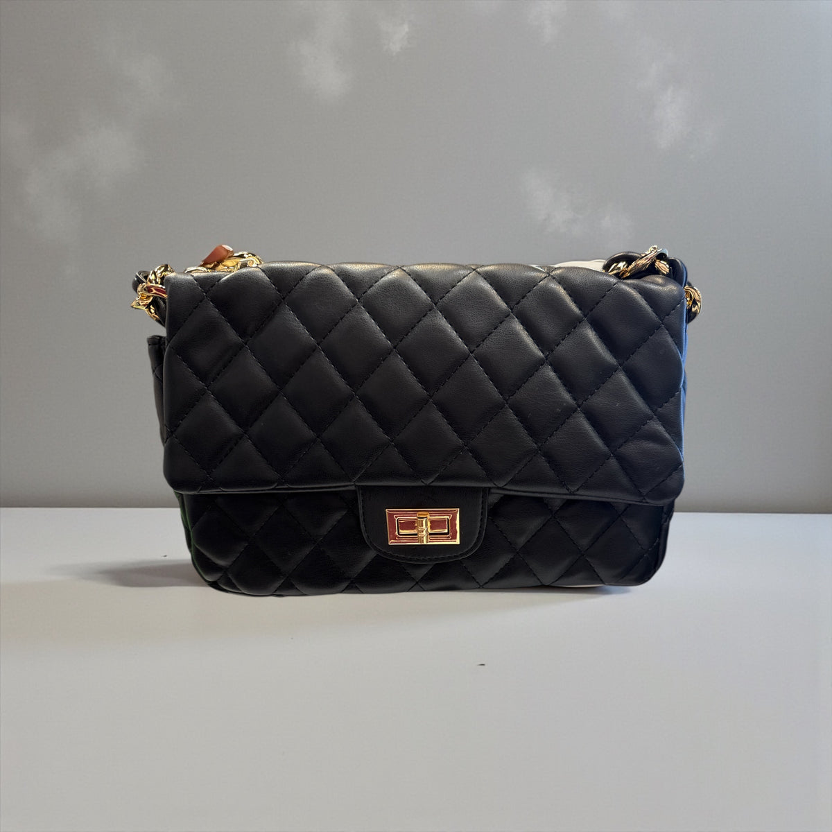 Amara Clutch bag